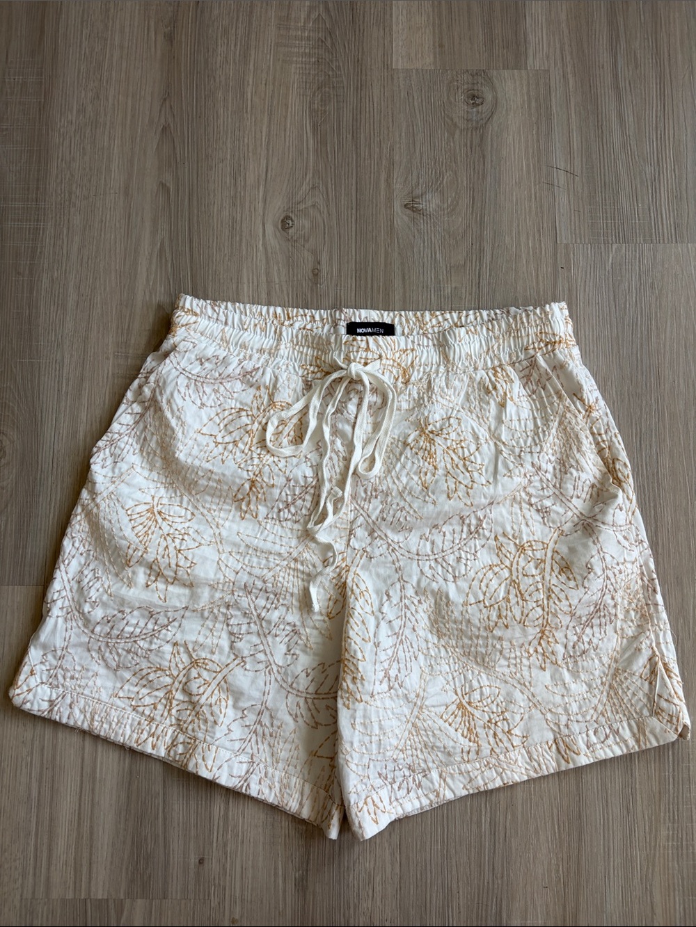 Men’s fashion nova Cream Drawstring Shorts with Tan Leaf Print never worn !!